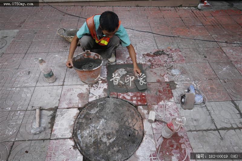 圭峰路路面修补_创文,路面修补,北园,圭峰,道路维修人员,圭峰路人行道