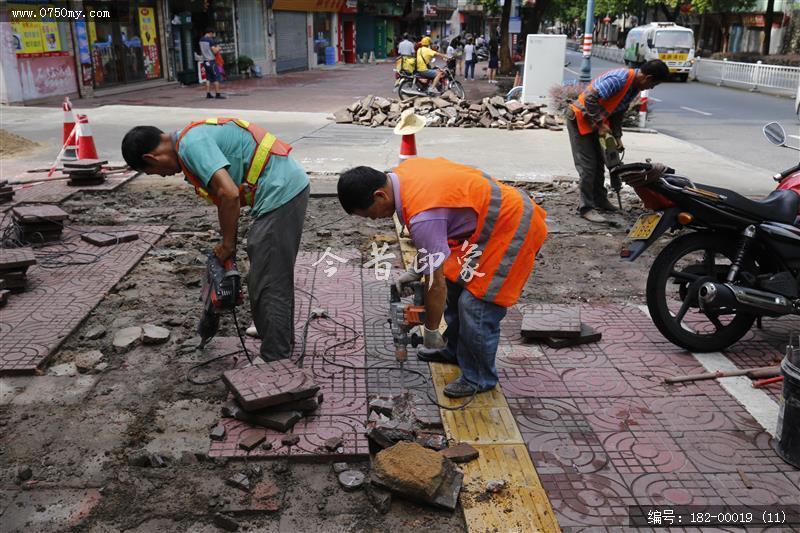 圭峰路路面修补_创文,路面修补,北园,圭峰,道路维修人员,圭峰路人行道