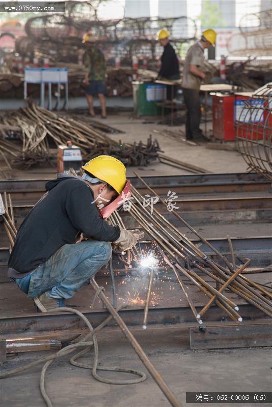 深茂铁路建设工人篇_深茂铁路,会城,建设,工人,辛勤劳动