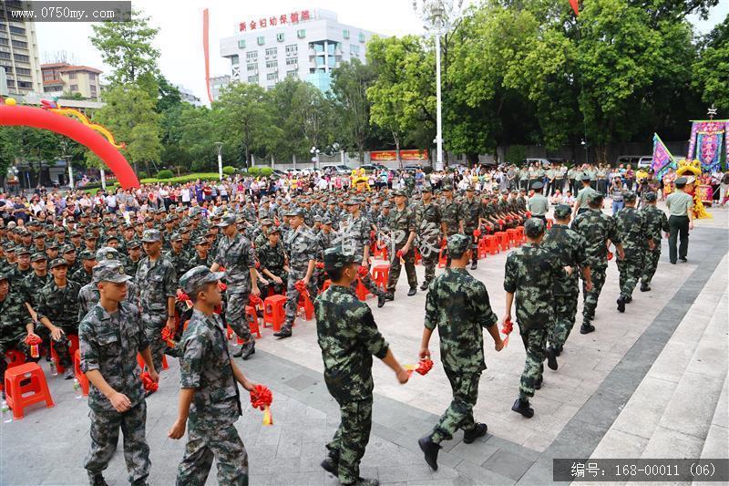 新会区2018年新兵入伍欢送大会_送兵,兵役,新兵,入伍,人民会堂