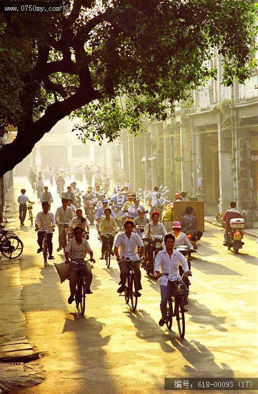 浐湾路街头实拍_新闻纪实,人物肖像,街头