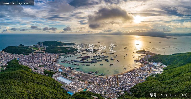 闸坡渔港_航拍,城市景色