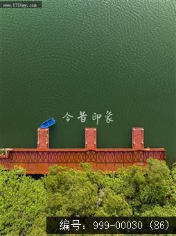 航拍大石头